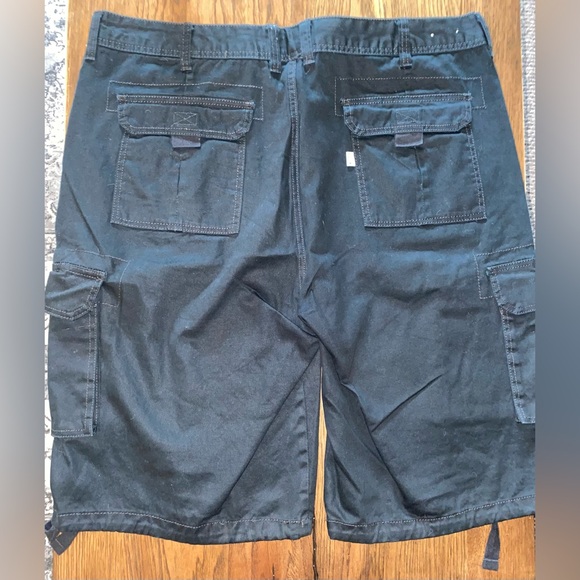 Men’s cargo shorts - Picture 2 of 6